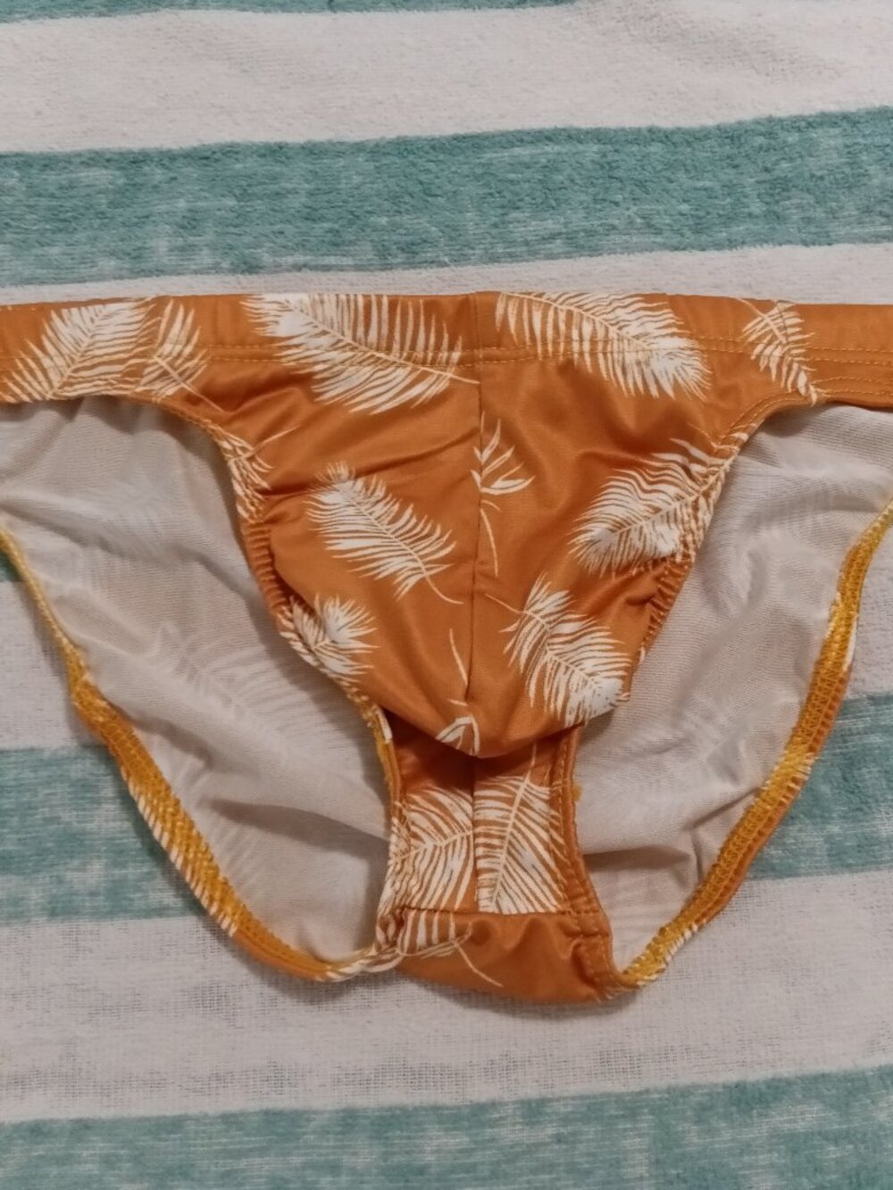 NIB UNBRANDED TAN LEAF PATTERN UNDERWEAR BRIEF, ASIAN SIZE "M" (28'-30")